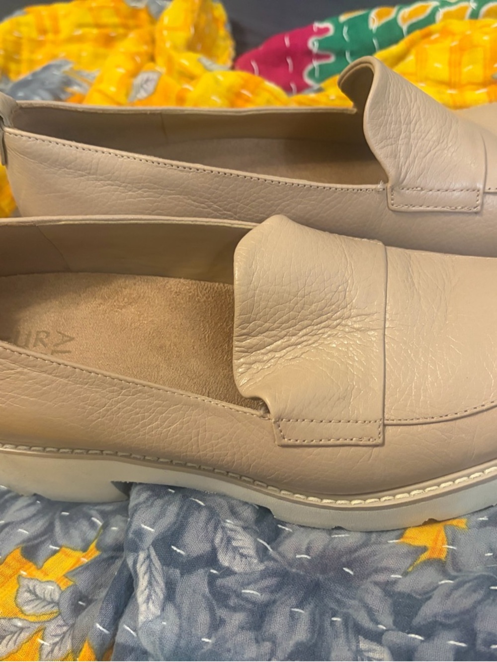 Womens -Naturalizer size 8.5 
Darry Lug Sole Loafers - Picture 4 of 6